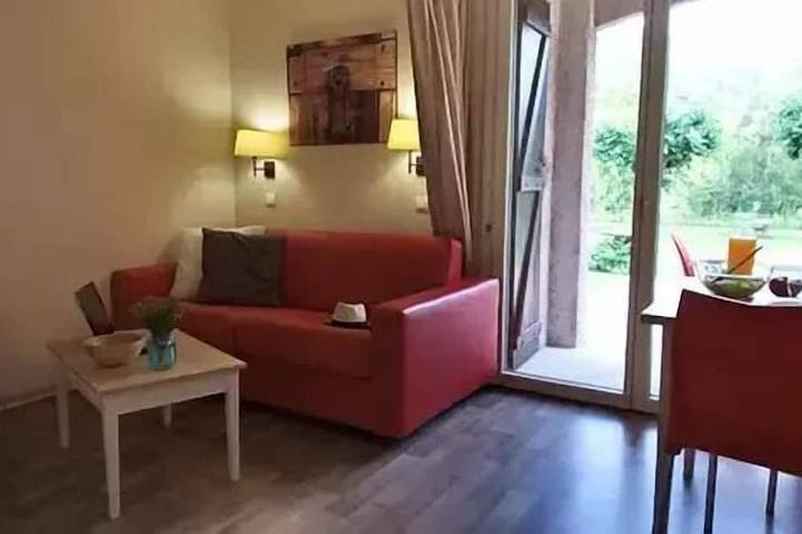 Location de vacances pour 8 personnes, avec piscine à Prats-de-Mollo-la-Preste