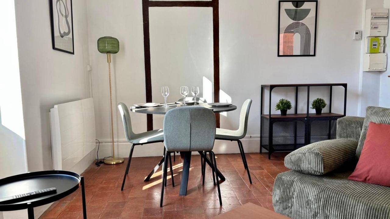 Appartement entier, Les tomettes du faubourg in Nevers, Nièvre