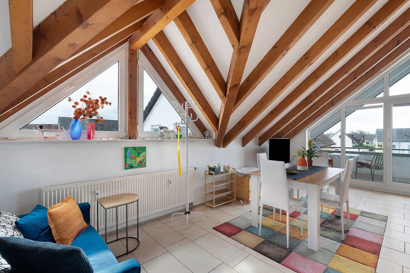 Ganze Wohnung, Ferienwohnung Farbenglück - helle große Wohnung, mit Balkon, gute Anbindungen, großes Badezimmer in Rastatt, Nordschwarzwald