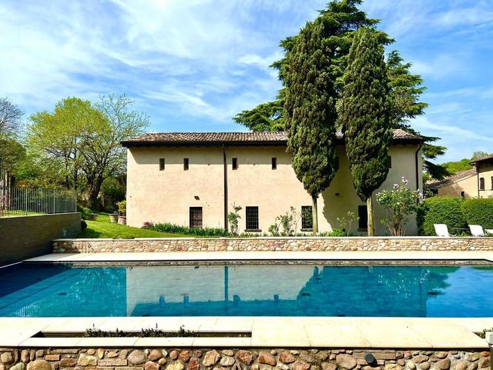 Gîte pour 6 personnes, avec piscine ainsi que jardin et vue à Solferino - 2
