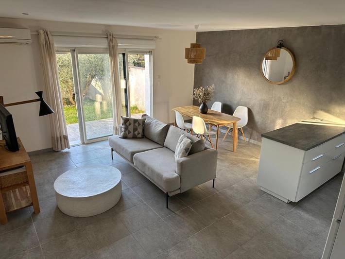 Gîte pour 3 personnes, avec Terrasse et Jardin à Salindres