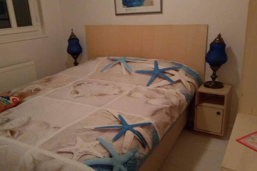 Private house with 4 separate apartments in Fatih, Istanbul