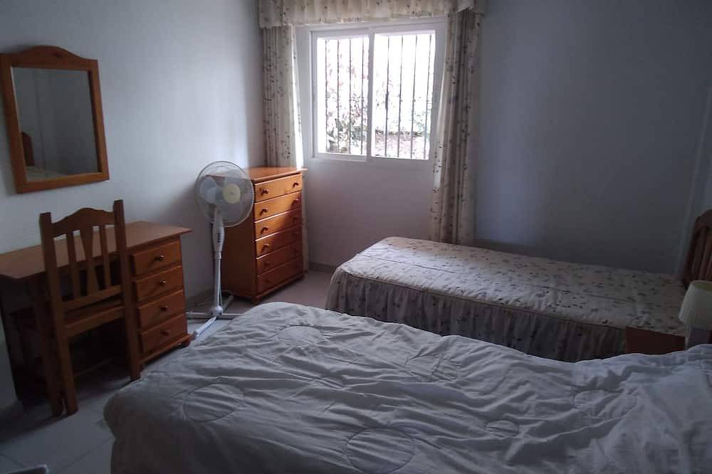 Apartamento entero, Holiday apartment in the beautiful south of Spain. 100m from the Mediterranean Sea. Fantastic views. in Urbanización Villa del Mar, Vélez-Málaga