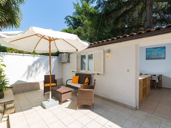 Bungalow für 2 Personen, mit Balkon/Terrasse in Poreč