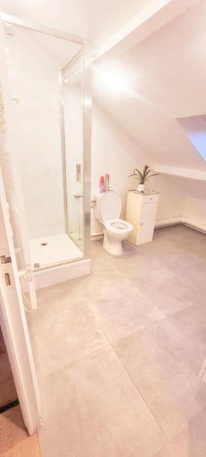 Appartement entier, One-Bedroom Apartment in Clichy-sous-Bois, Seine-Saint-Denis