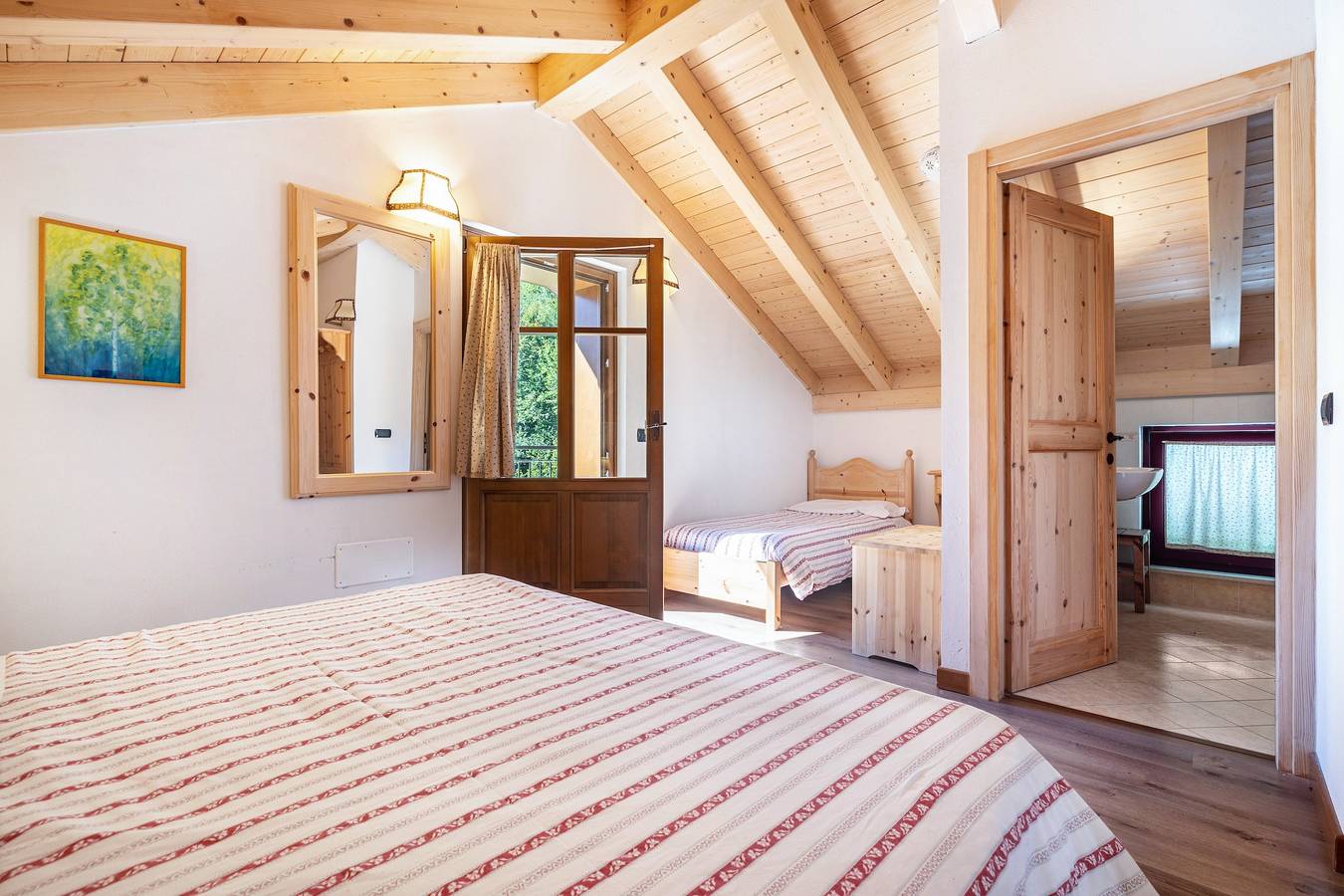 Zimmer 'Camera Matrimoniale' mit Bergblick, Gemeinschaftsgarten und Balkon in Ala, Trentino