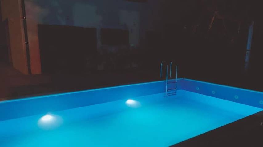 Villa pour 6 personnes, avec vue ainsi que jardin et piscine à Brodarica - 4