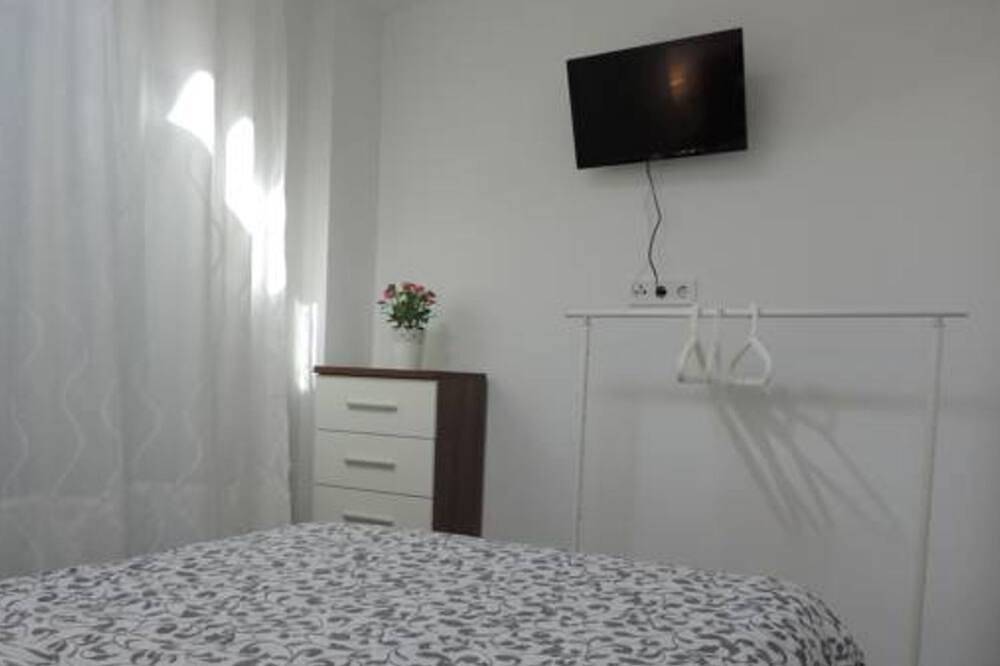 Alojamiento Rural En El Centro Urbano De Yunquera, Sierra De Las Nieves. in Yunquera, Sierra de las Nieves