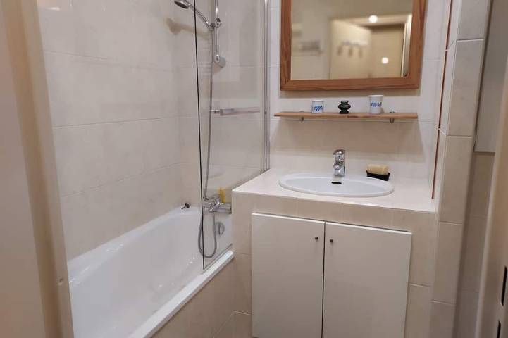 Gîte pour 2 personnes, avec jardin ainsi que terrasse et piscine dans Golf de la Grande Motte - 3