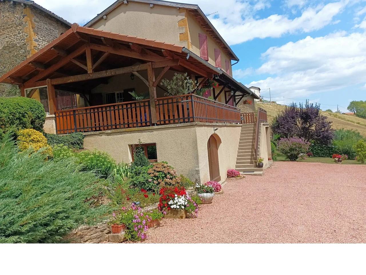 Cottage 'Gite D'étape À L'orée Du Bois' avec jardin privé et Wi-Fi in Ternand, Beaujolais