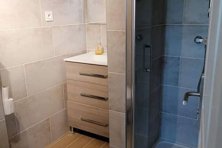 Gîte pour 4 personnes, avec jardin ainsi que terrasse et piscine à Gémenos - 3