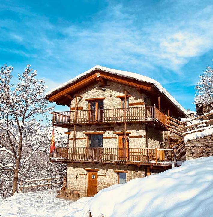 Gîte pour 2 personnes, avec vue ainsi que jardin et balcon à Marmora