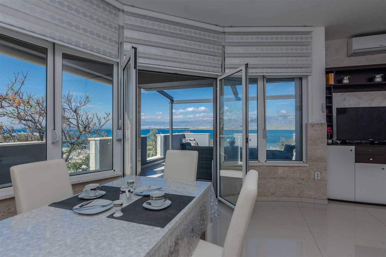 Ganze Wohnung, Deluxe Ferienwohnung auf Insel Vir | nur 20m vom Strand in Vir