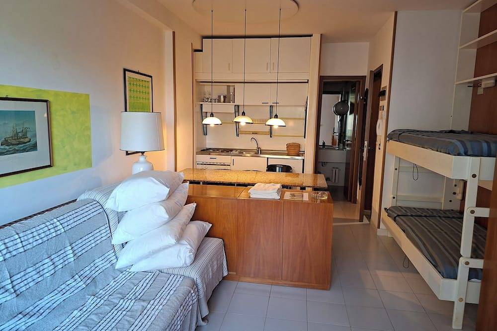 Appartement entier, Punta Ala: Studio Apartment with Ocean View - Climate - Parking Space - Beaches in Punta Ala, Castiglione della Pescaia