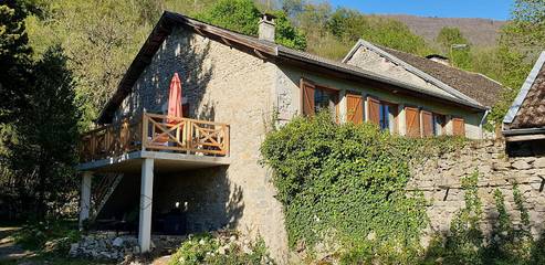Gîte pour 12 personnes, avec terrasse et jardin, animaux acceptés dans Talissieu