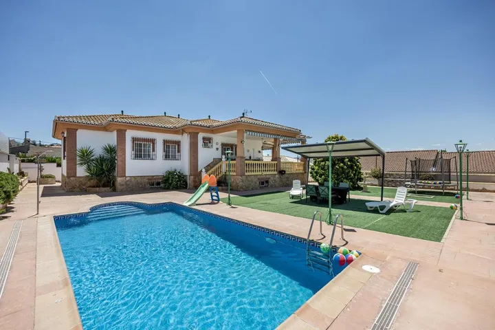 Chalet para 14 personas, con piscina y jardín, Se admiten mascotas - 1