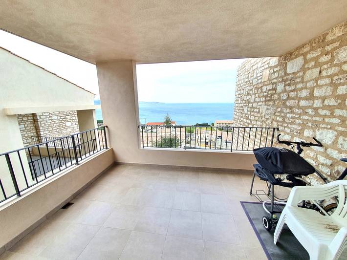 Gîte pour 4 personnes, avec balcon à Saint-Florent - 3