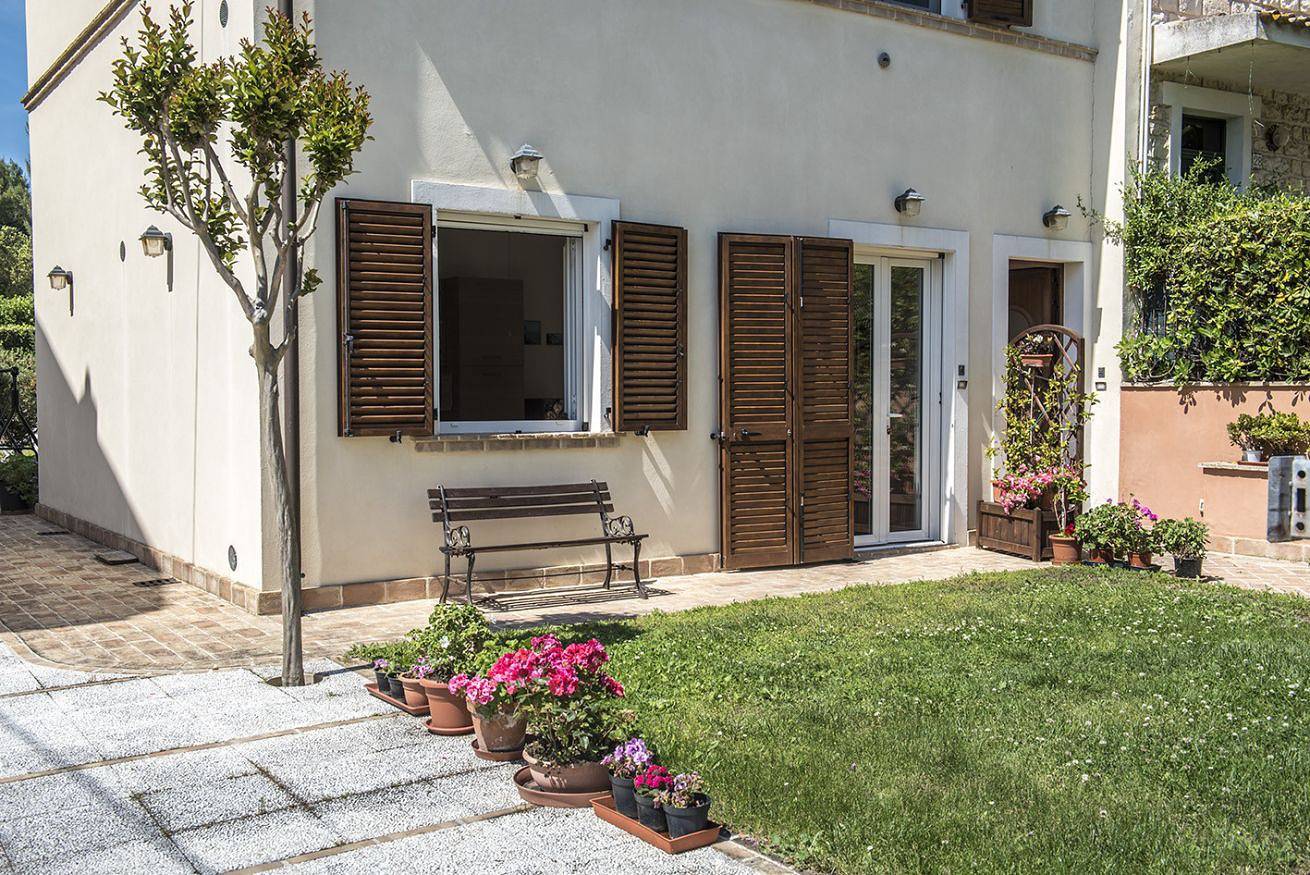 Apartamento entero, N011 - Numana, new two-room apartment with garden in Sirolo, Riviera del Conero