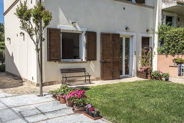 Ferienwohnung für 3 Personen, mit Garten in Sirolo