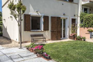 Gîte pour 3 personnes, avec jardin à Sirolo