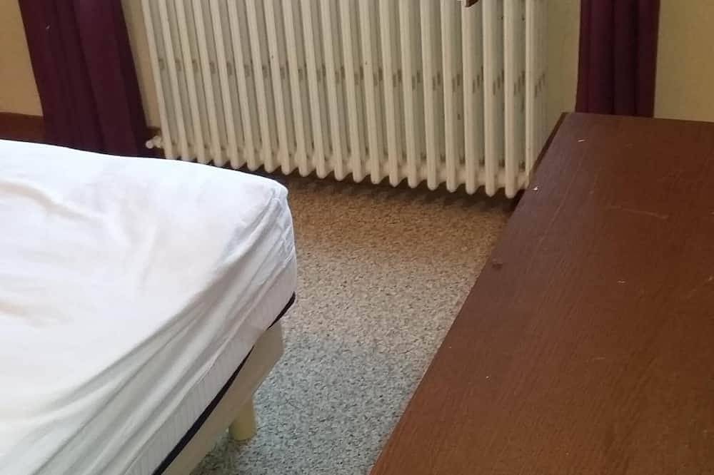 On the Breton coast, beaches and shops on foot. in Pénestin, Côte des Mégalithes