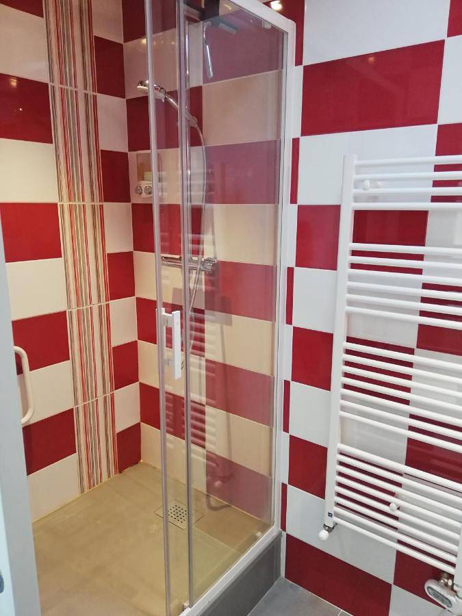 Appartement entier, Appartement de plain pied dans la verdure in Yerres, Essonne