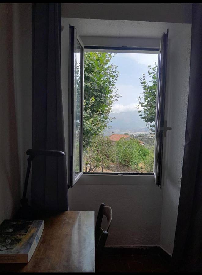 Gîte pour 12 personnes, avec vue et balcon à San-Gavino-di-Tenda