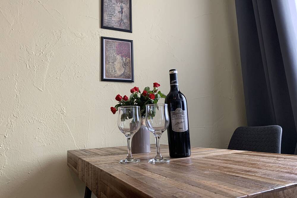 Ganze Wohnung, Neu! Stylisches City-Apartment *Netflix,Parkplatz,Bhf-nahe* in Cottbus, Lausitz