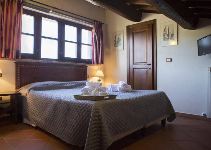 Location de vacances pour 2 personnes, avec jacuzzi ainsi que piscine et jardin à Gualdo Cattaneo - 2