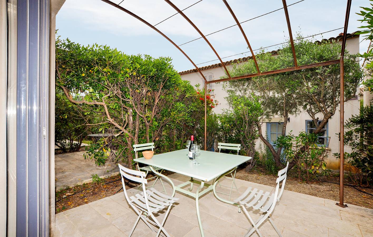 Appartement de vacances élégant avec piscine et jardin, 2.5km de Tournissan in Saint-Laurent-de-la-Cabrerisse, Région de Narbonne