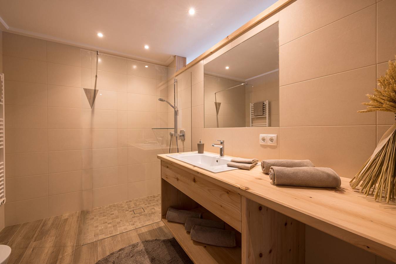 Apartamento entero, Apartamento '1' con vistas a la montaña, terraza comunitaria y Wi-Fi in Gries-San Quirino, Bolzano