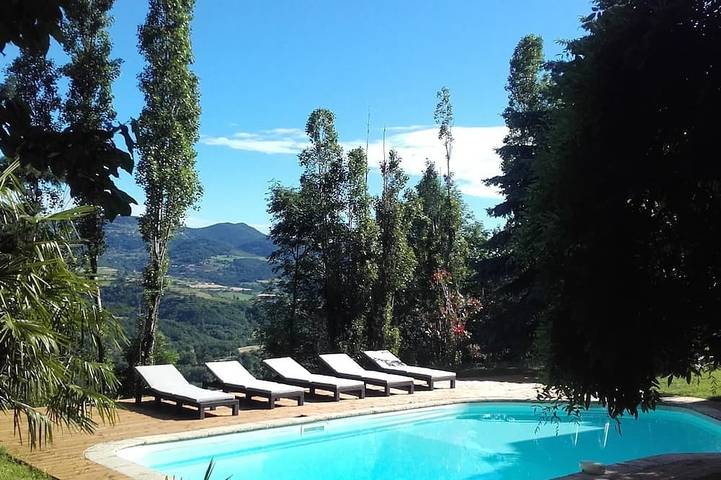 Location de vacances pour 6 personnes, avec Jacuzzi ainsi que Terrasse et Jardin à Le Crestet