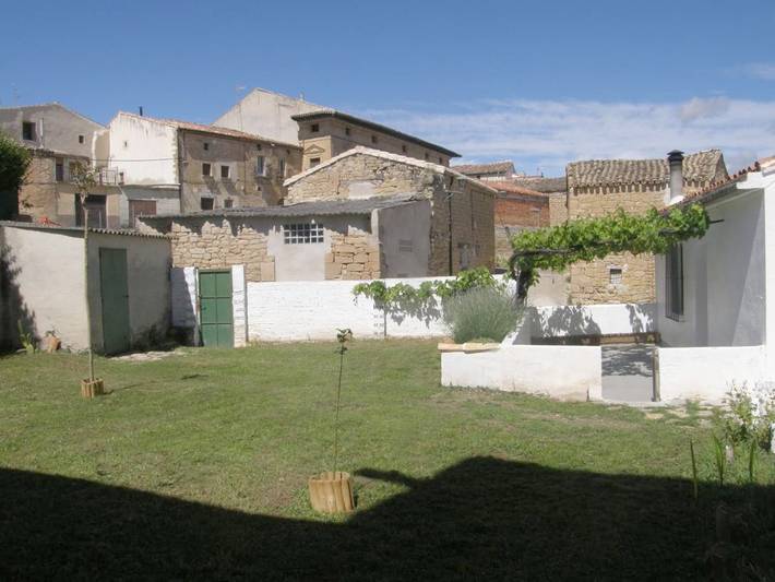 Casa de vacaciones para 6 personas, con jardín además de vistas y piscina, Se admiten mascotas en Tierra Estella - 2