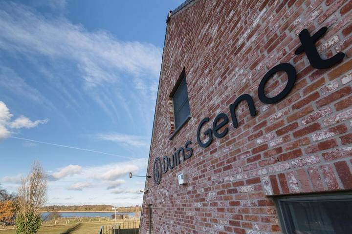 Villa pour 70 personnes, animaux acceptés