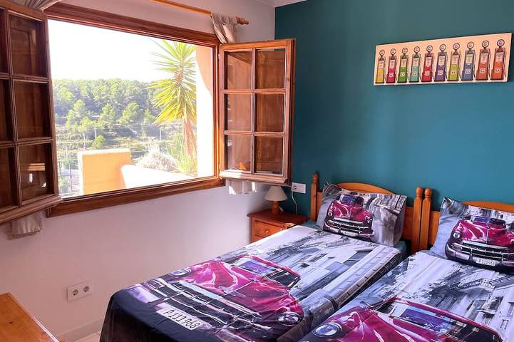 Villa de 4 chambres exposée sud avec jacuzzi (optional),  superbe vue sur la mer in Benimeit, Teulada