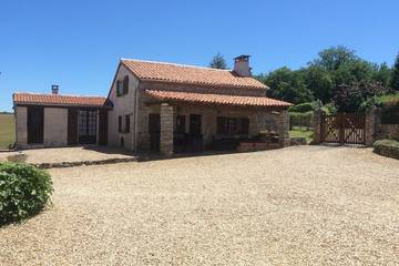 Gîte pour 7 personnes, avec jardin à Marthon