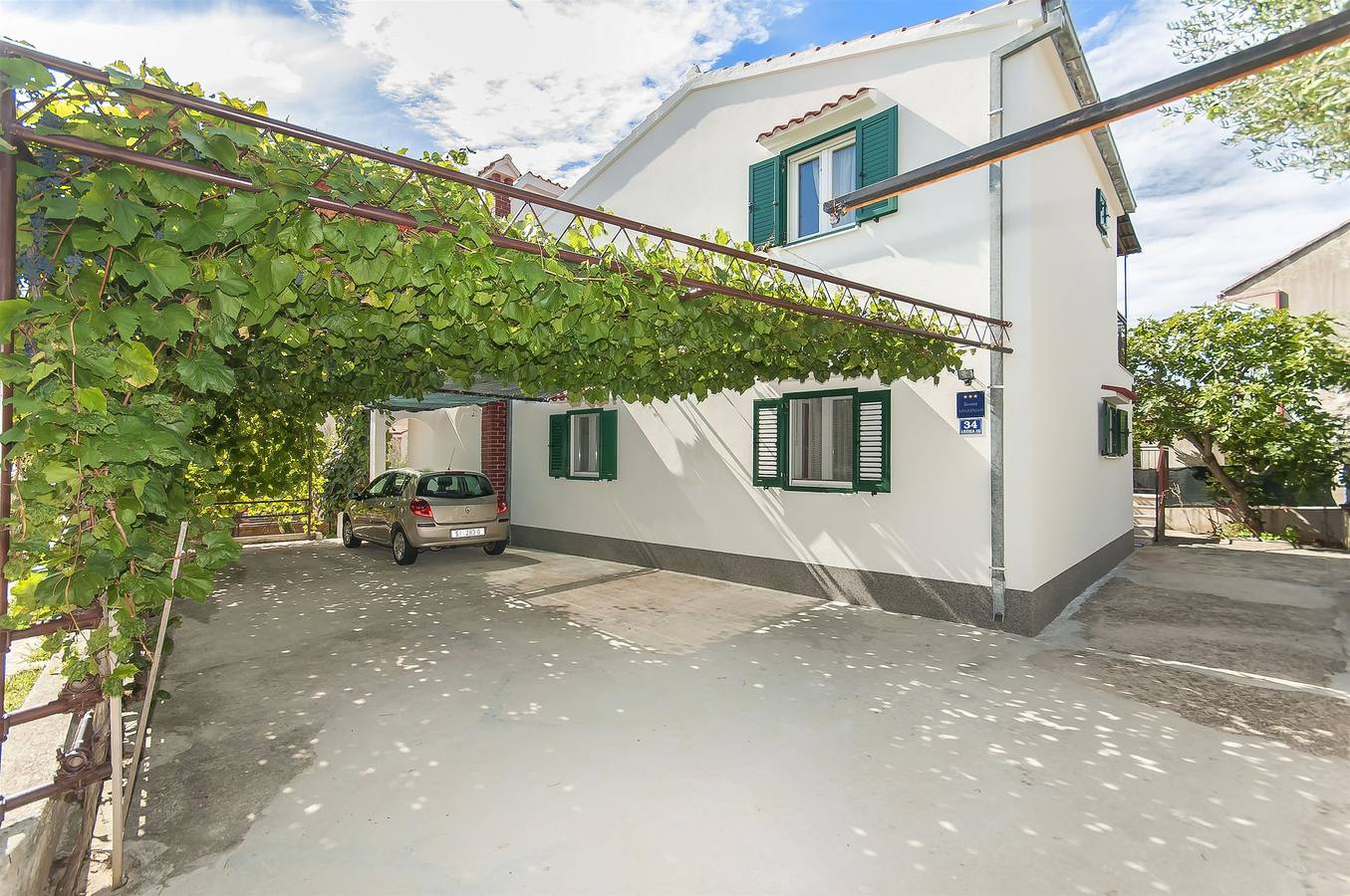 Ganze Wohnung, Apartments Srđan in Rogoznica, Šibenik-Knin