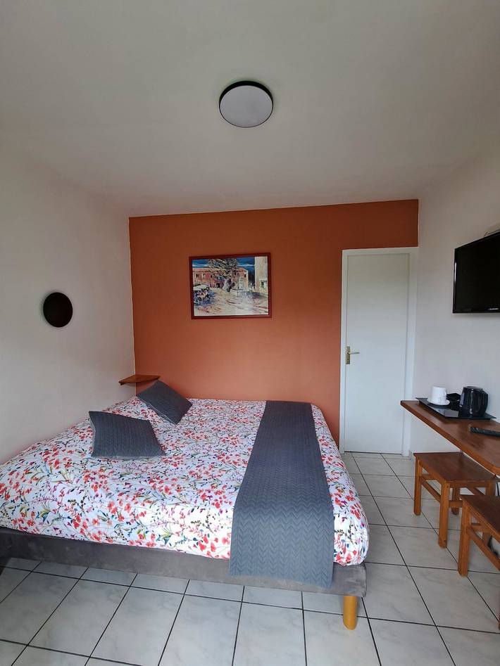 Chambre pour 4 personnes, avec Jardin dans l' Isère - 3
