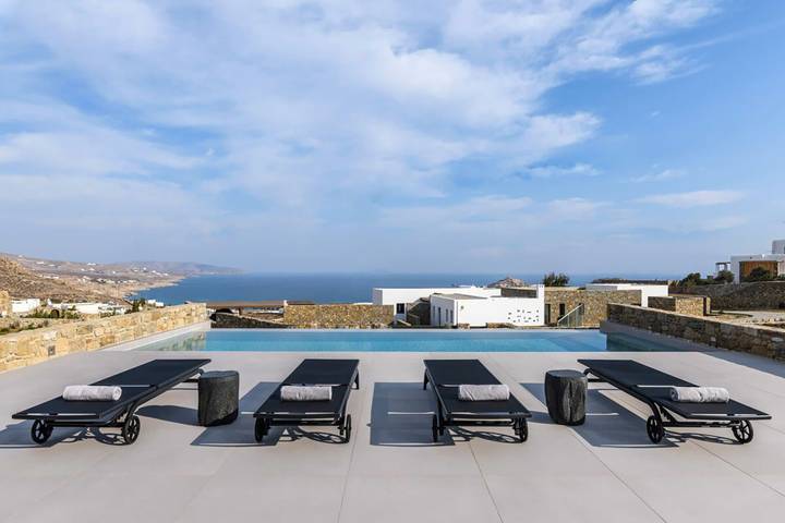 Location de vacances pour 6 personnes, avec terrasse et jardin dans Kalafatis - 2