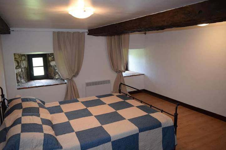 Gîte pour 8 personnes, avec terrasse ainsi que piscine et jardin à Monsireigne - 3