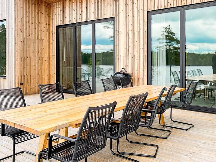 Mysigt hus vid havet med gäststuga in Skyarp, Västergötland