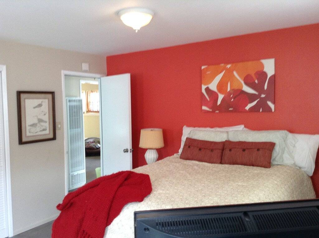 Helles und buntes Häuschen am Pierpont Strand in Ventura Beach, Ventura