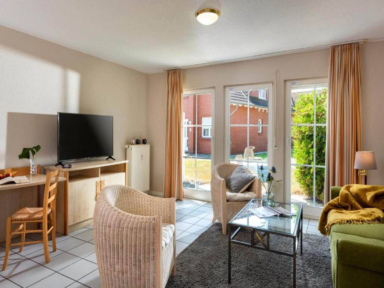 Ganze Wohnung, Sunday Resort Rügen Apartment mit 4 Schlafzimmern in Neddesitz, Sagard