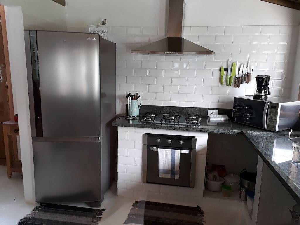 Schönes Haus in Piúva für bis zu 10 Personen 600 Meter vom Strand Ilha das Cabras entfernt. in Cambaquara, Ilhabela