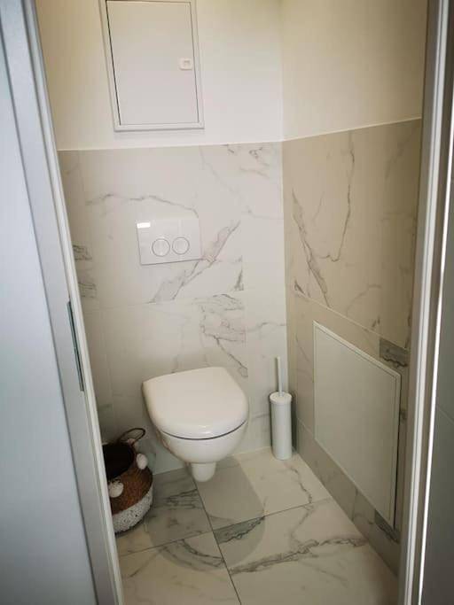 Gîte pour 2 personnes, avec terrasse et jacuzzi à Lachapelle-sous-Aubenas - 2