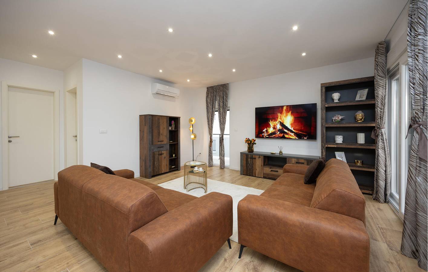 Spacieux appartement de 250 m² avec piscine, terrasse et accès à la plage à 1,5 km in Split, Split-Dalmatie