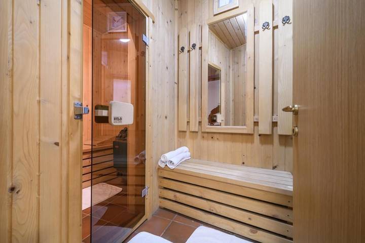 Location de vacances pour 12 personnes, avec vue et sauna ainsi que jardin et piscine, animaux acceptés à Sofia - 3