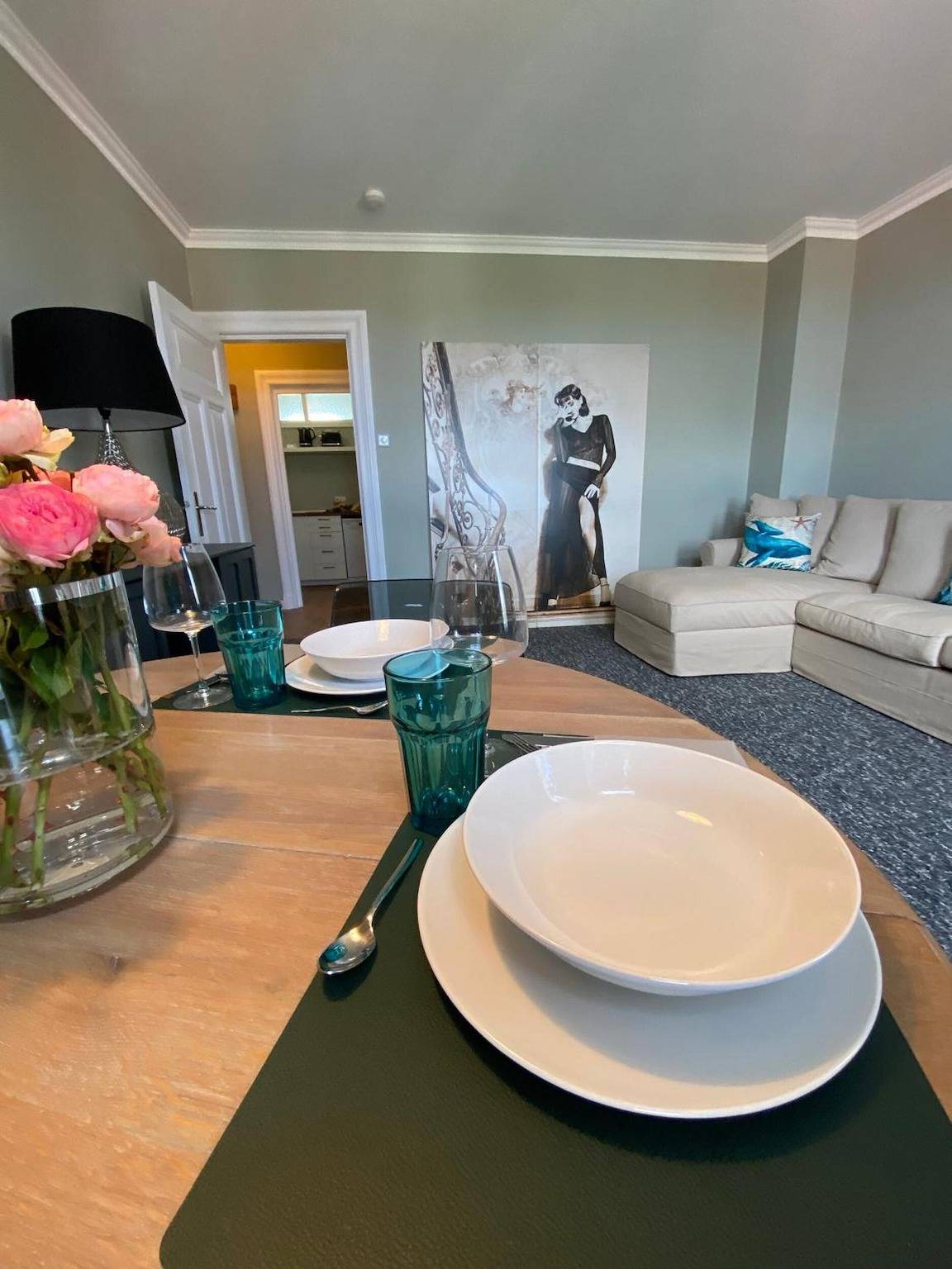 Hel lägenhet, Apartment '5' with Shared Terrace, Shared Garden and Wi-Fi in Kielfjorden, Kiel