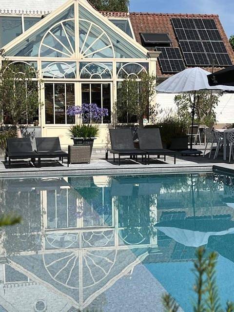 Hotel para 4 personas, con jardín y vistas además de sauna y piscina, Se admiten mascotas - 1