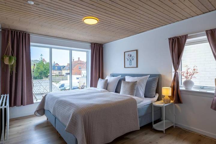 Ferienwohnung für 2 Personen, mit Balkon und Terrasse sowie Garten